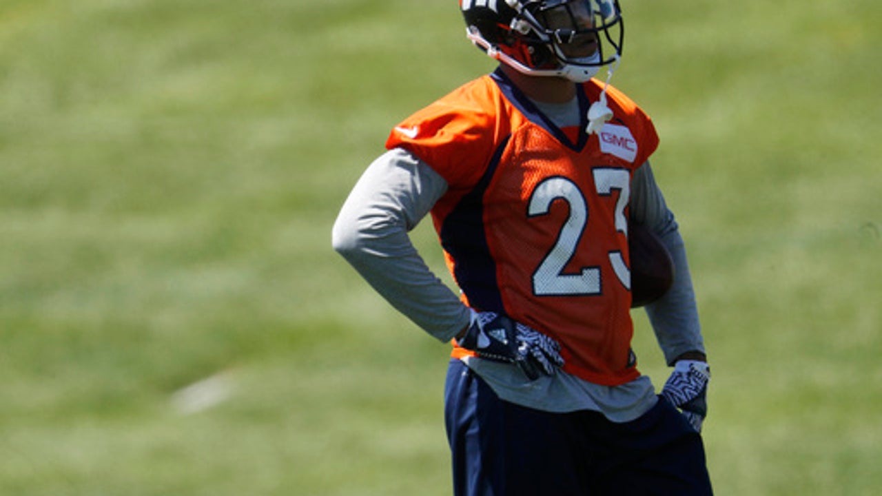 Broncos lose running back Devontae Booker to wrist injury